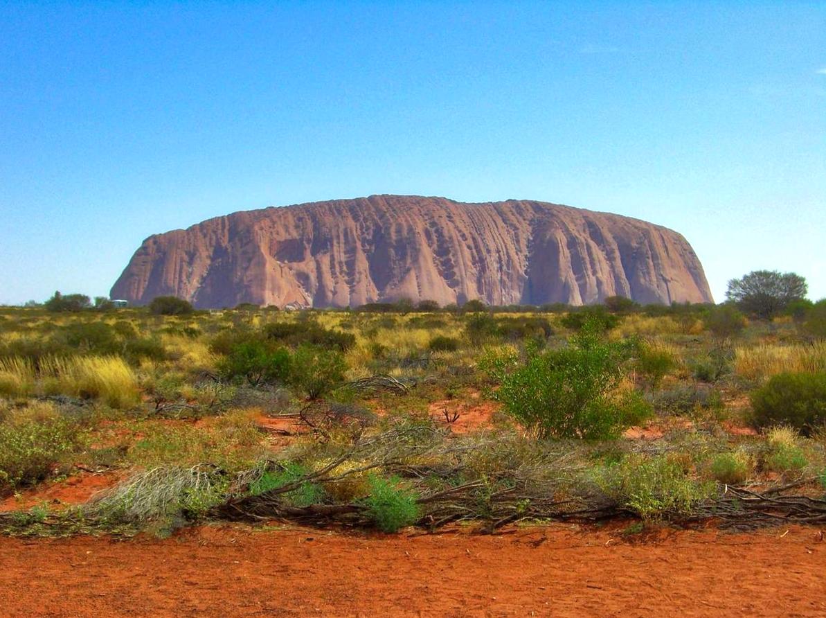 tararua | Visiting Walkatjara Art Uluru: Authentic Aboriginal Art