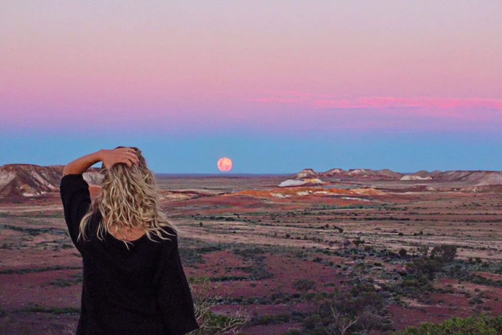 tararua | Watching the Sunrise Over Uluru: A Must-See Experience